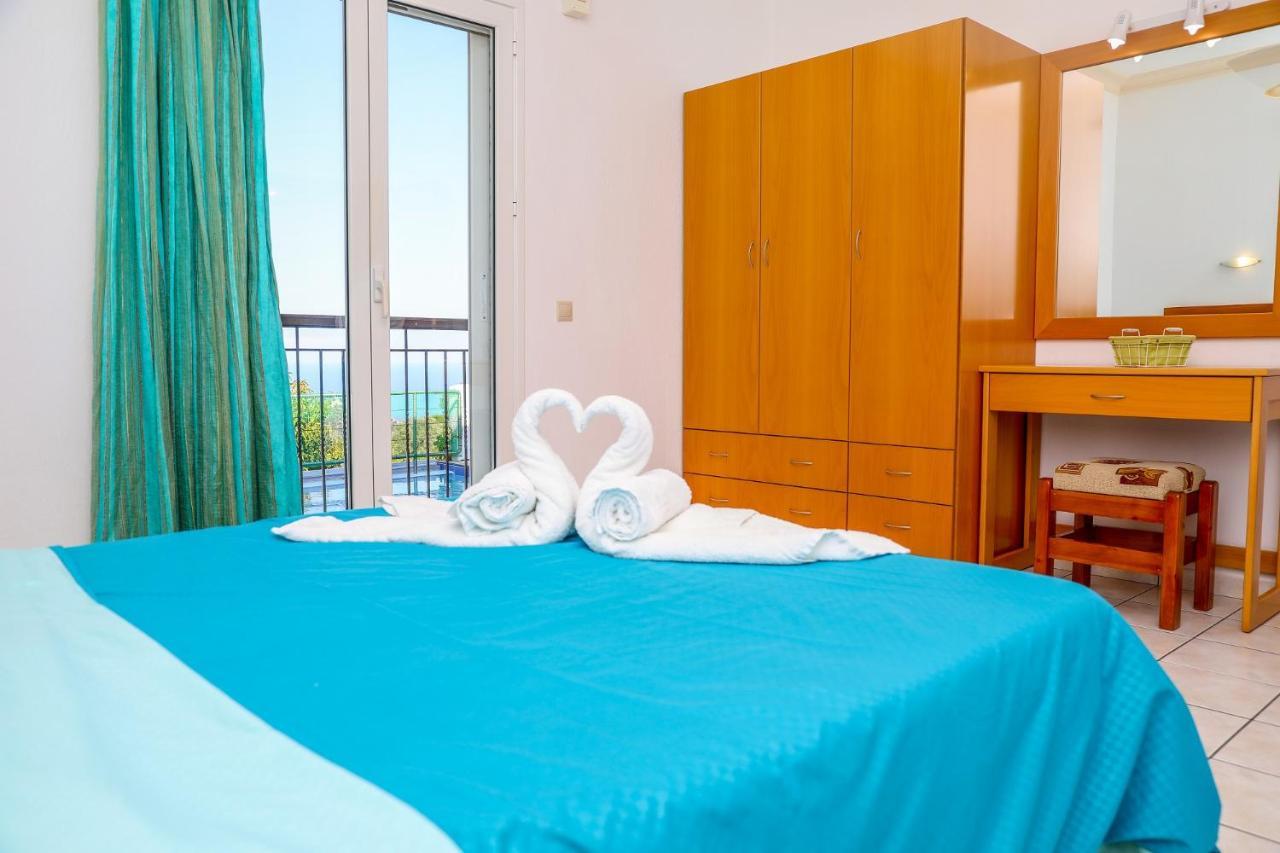 Villa Mitzelos Moni Evaggelistrias エクステリア 写真